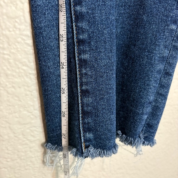 Evereve Women Jean Distressed Hem Medium Dark Wash Size 30 - Picture 6 of 6